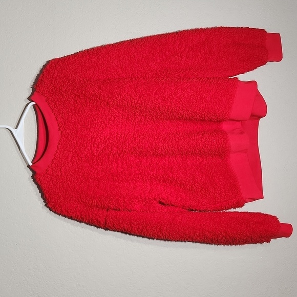 Secret Treasures Sherpa Sweater Size 4 to 6 Red - Picture 1 of 8